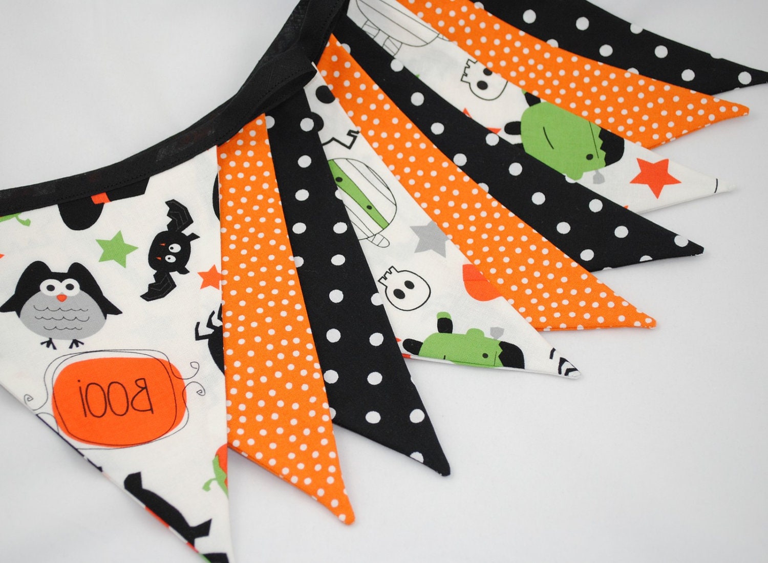 Halloween Party Bunting - BOO - the perfect decoration for Spooky Celebrations this Halloween