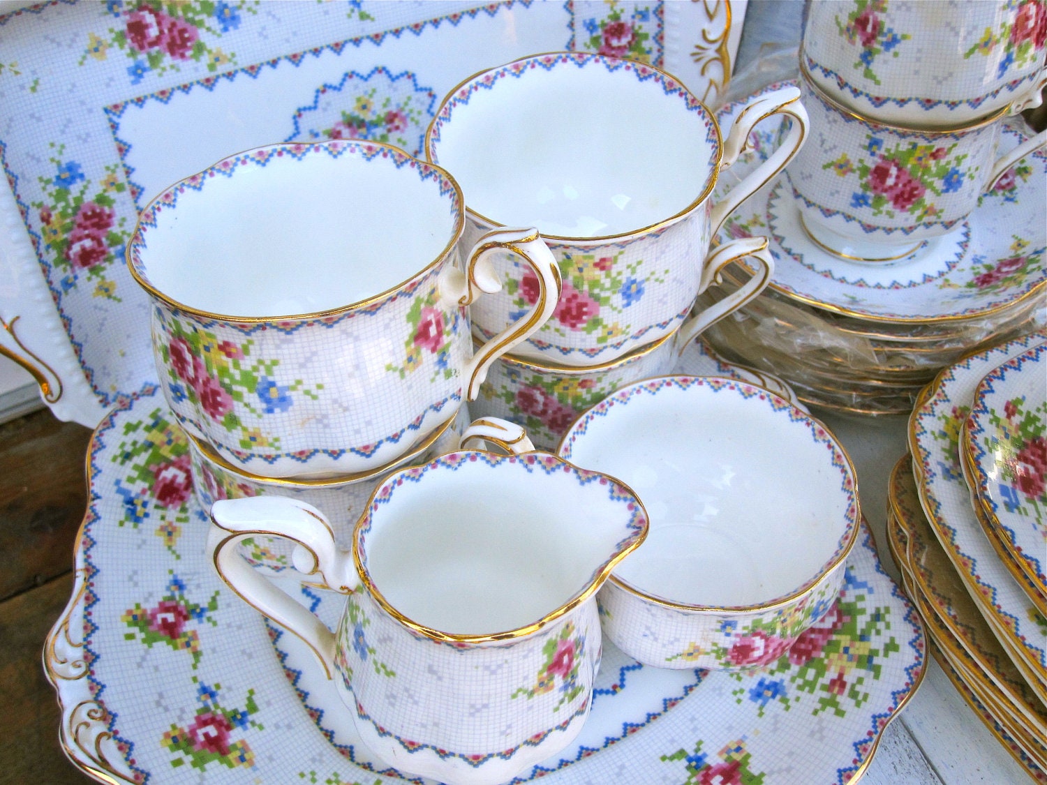 Royal Albert Petit Point, China Set 30 Pieces