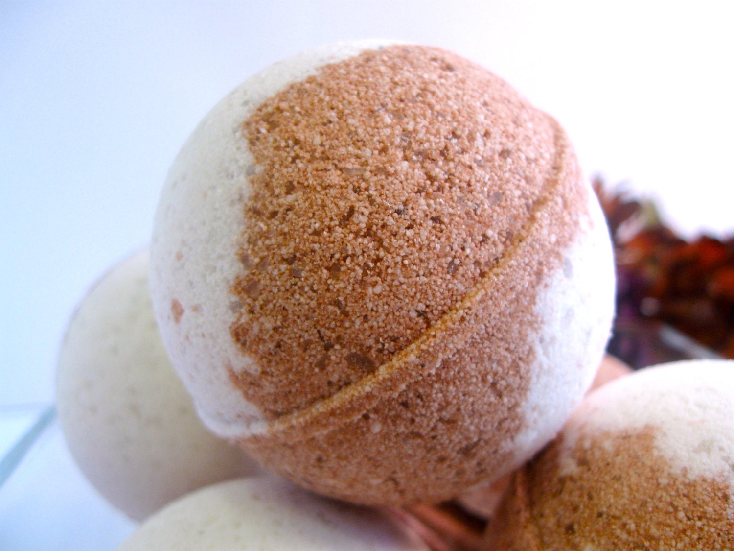 Bath Bomb - Coconut Cream - Vegan Moisturizing Bath Bomb