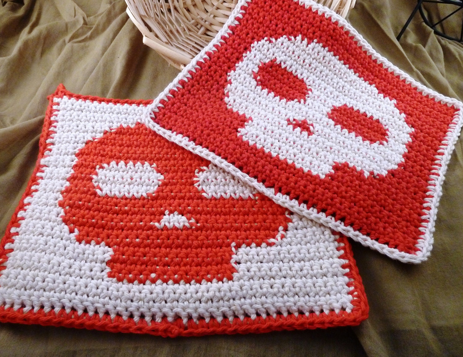 Red and White Skull Potholder