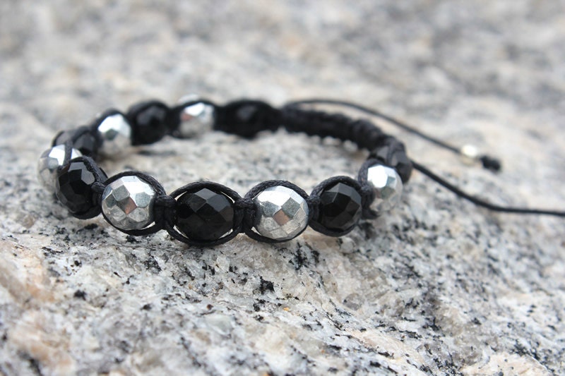 Mens Macrame Bracelet with Onyx and Silver colored Faceted Beads