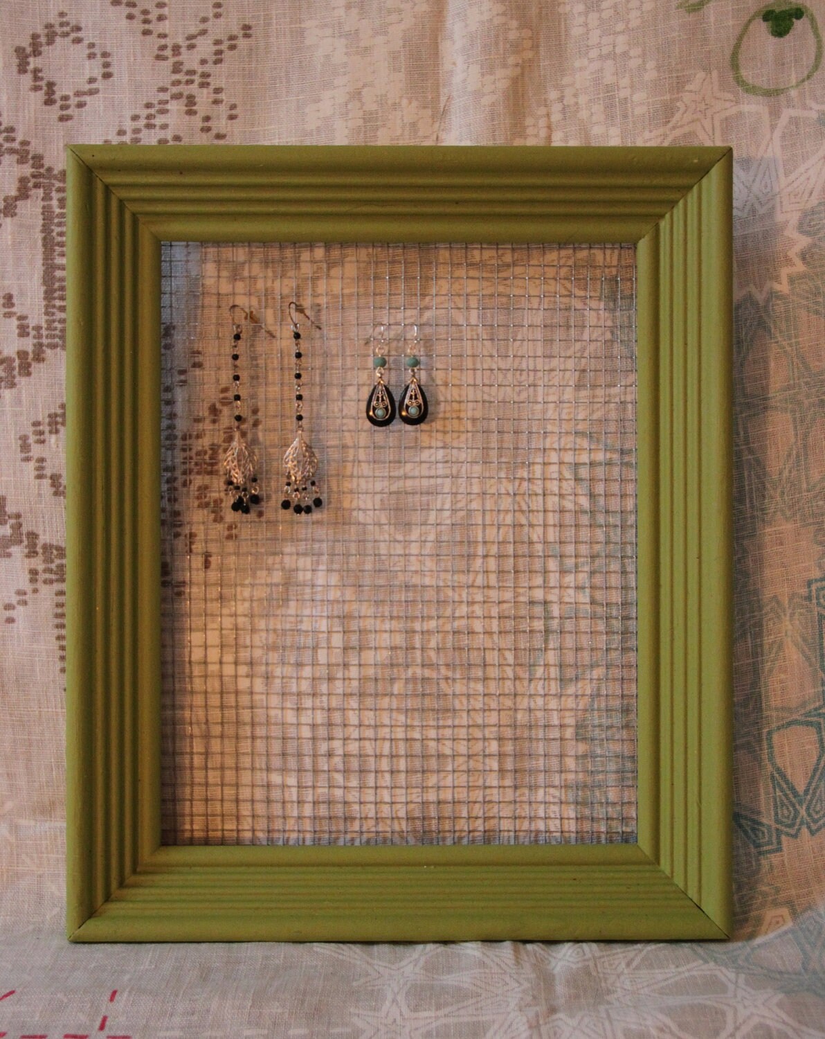 frame jewelry holder