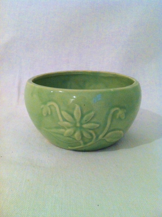 Vintage green pottery ceramic bowl with embossed by Comforte