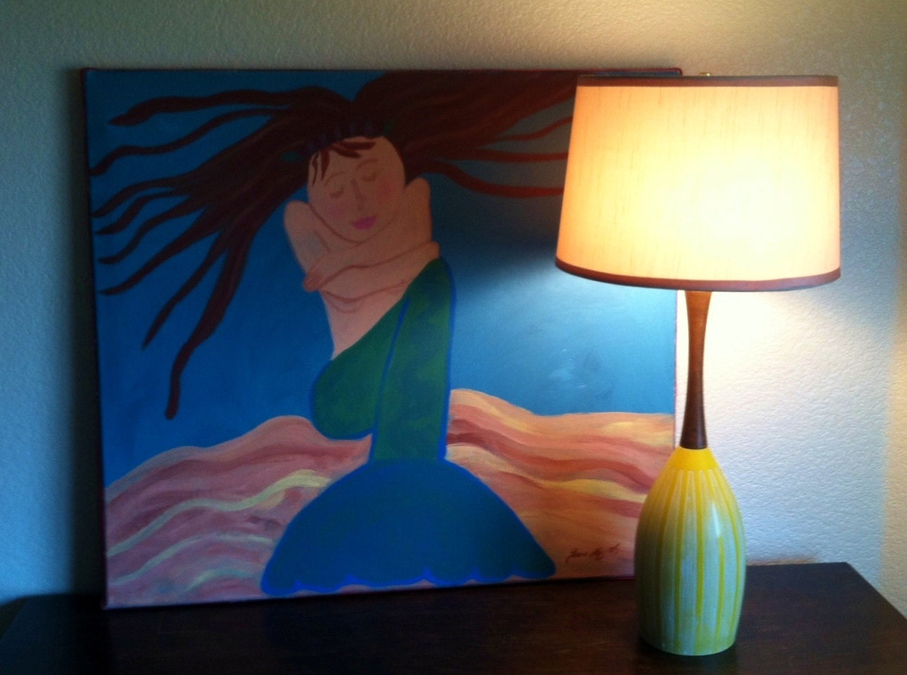 Mid Century Modern Yellow Plaster and Teak Wood Lamp