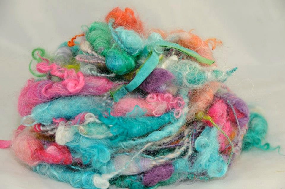 VIDEO TUTORIAL on Bobble Art Yarn for Fringe Knitting or Crochet
