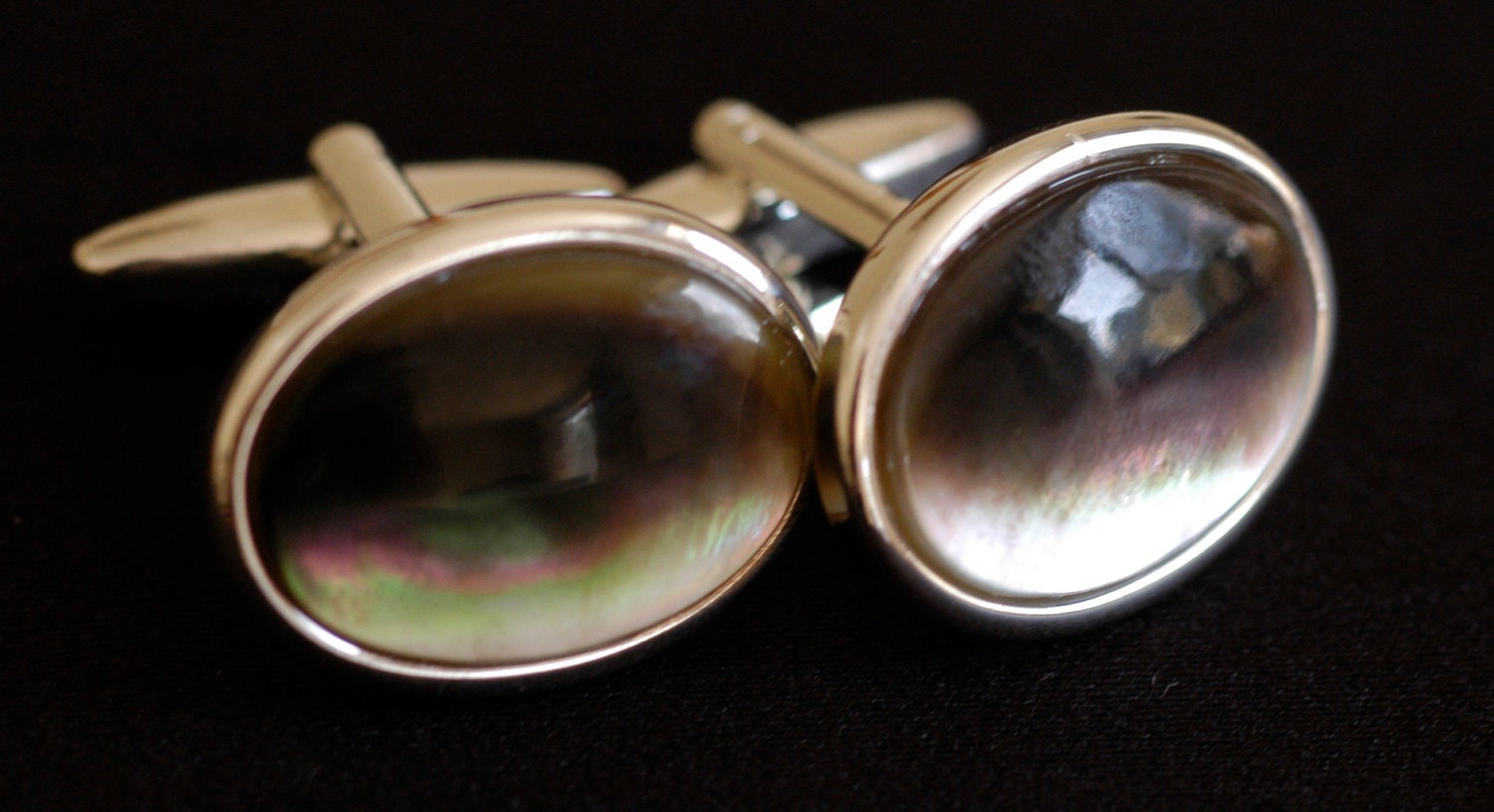 Black lip pearl cufflinks