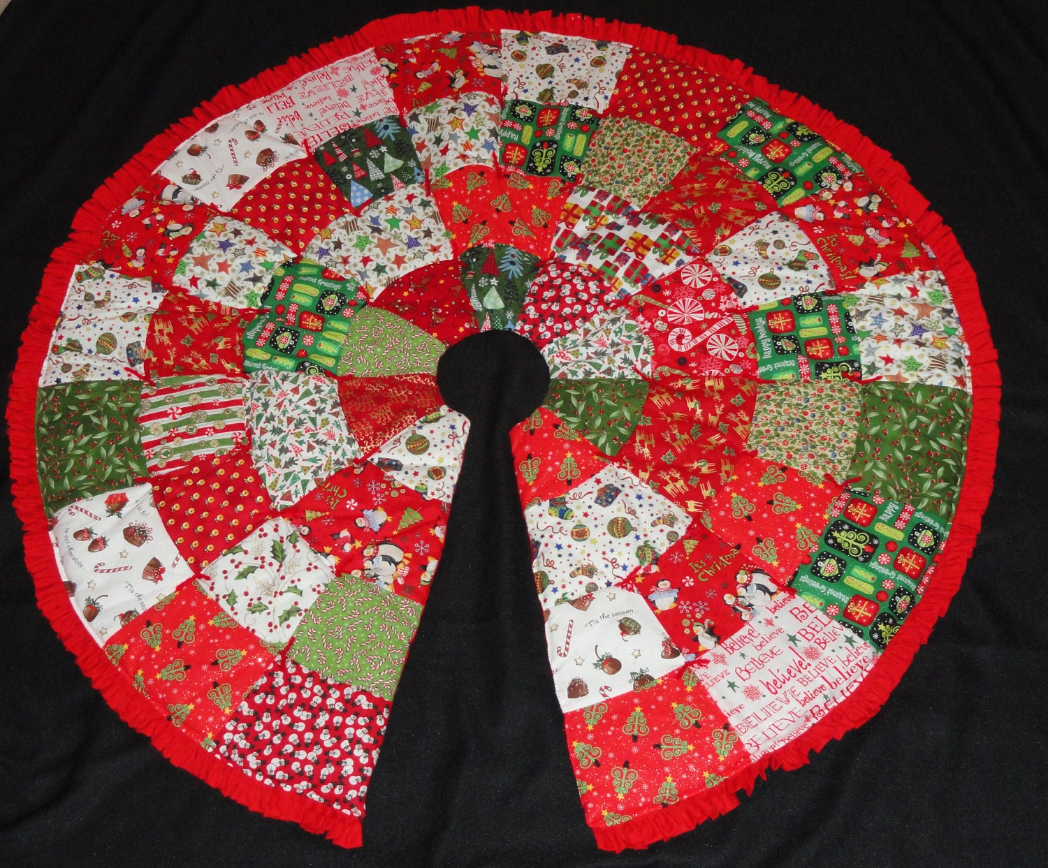 Christmas Tree Skirt Pattern by elainescatterbrain on Etsy
