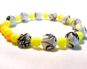neon summer bracelet with yellow black&white beads - Farfels