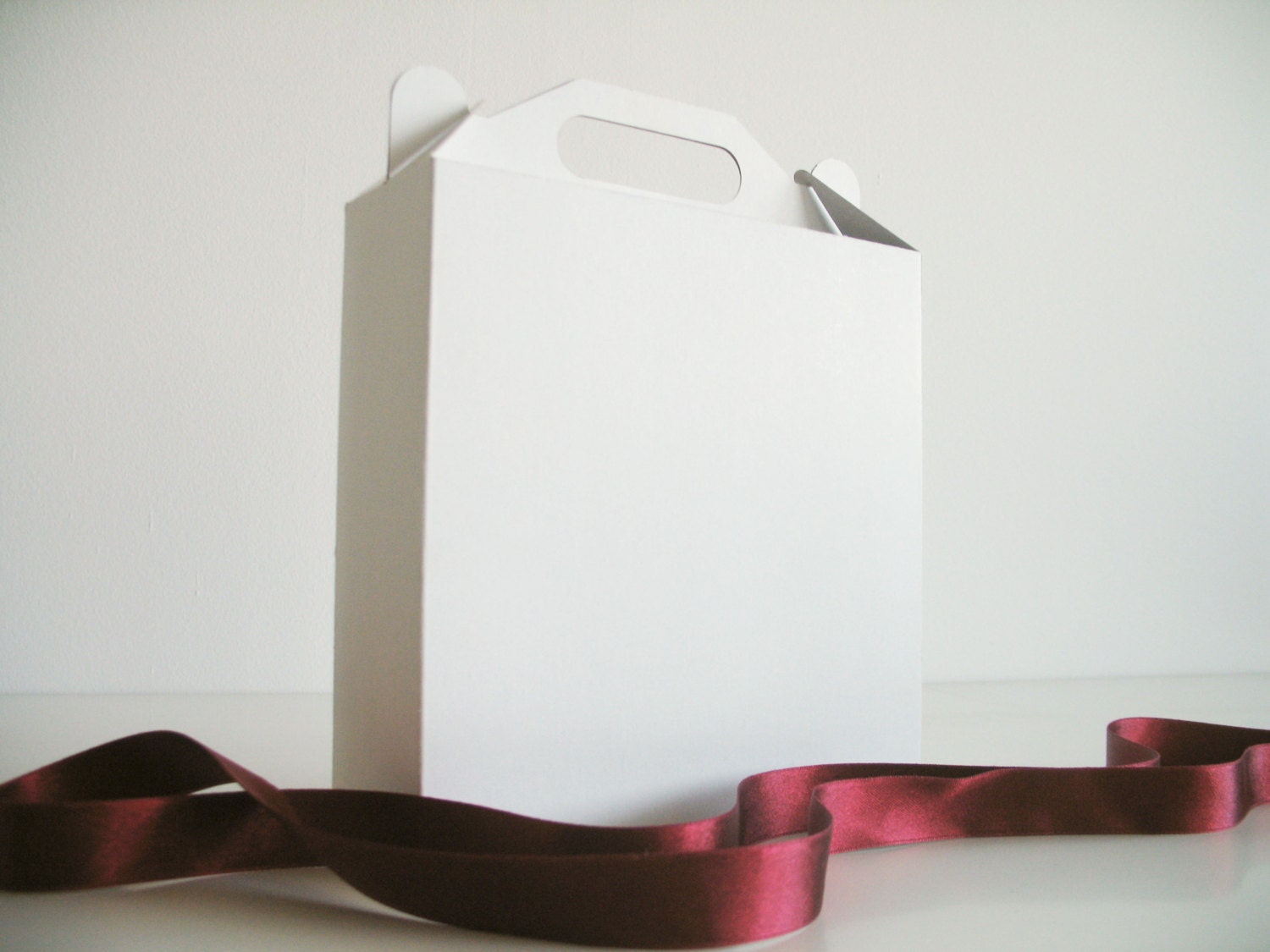 12 White, Gray or Kraft Gable Boxes I Large size handle boxes I Gift boxes 7.09x7.09x2.36 - FunkyBoxStudio
