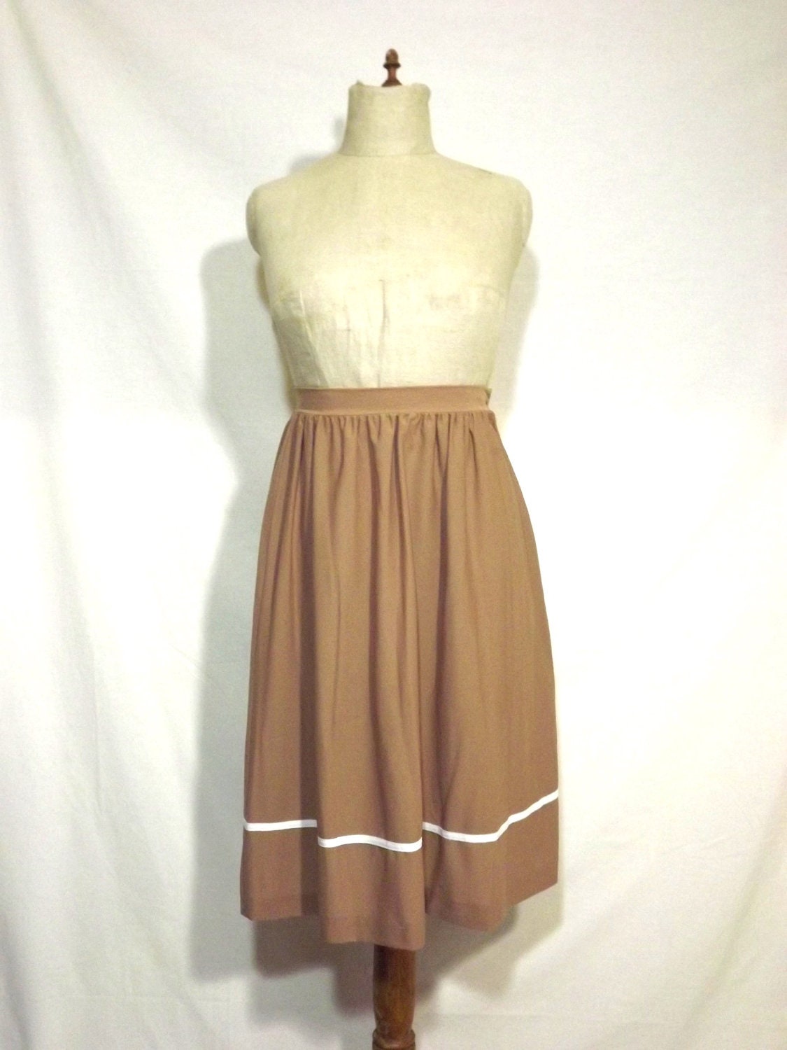 VTG Caramel Skirt with Wh...