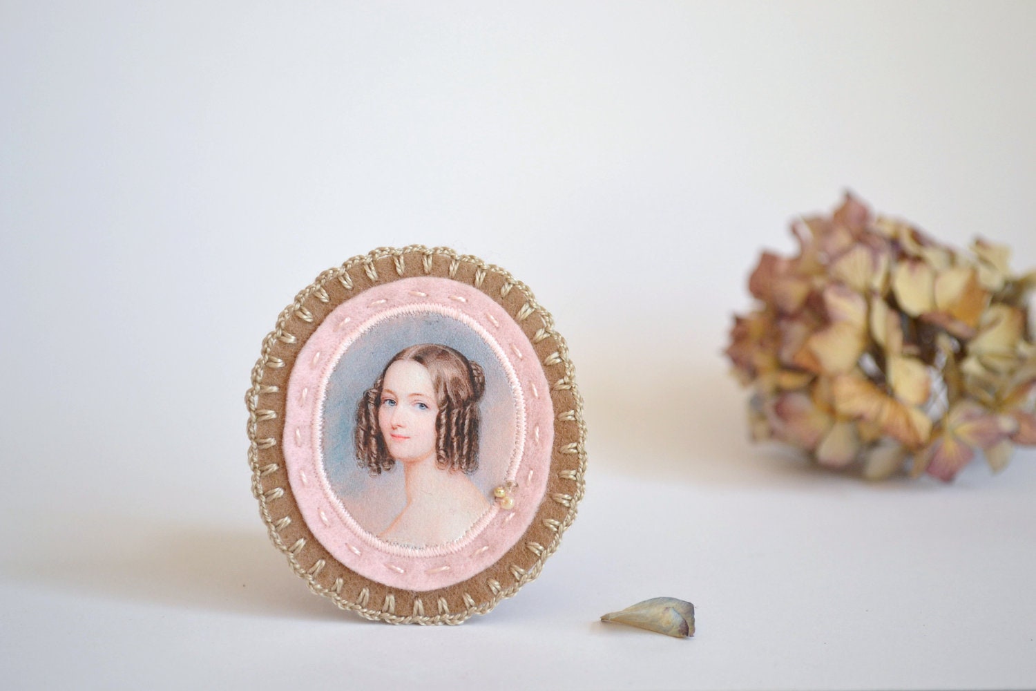 cameo brooch - pale pink and camel felt brooch with lady portrait - free shipping - felt brooch