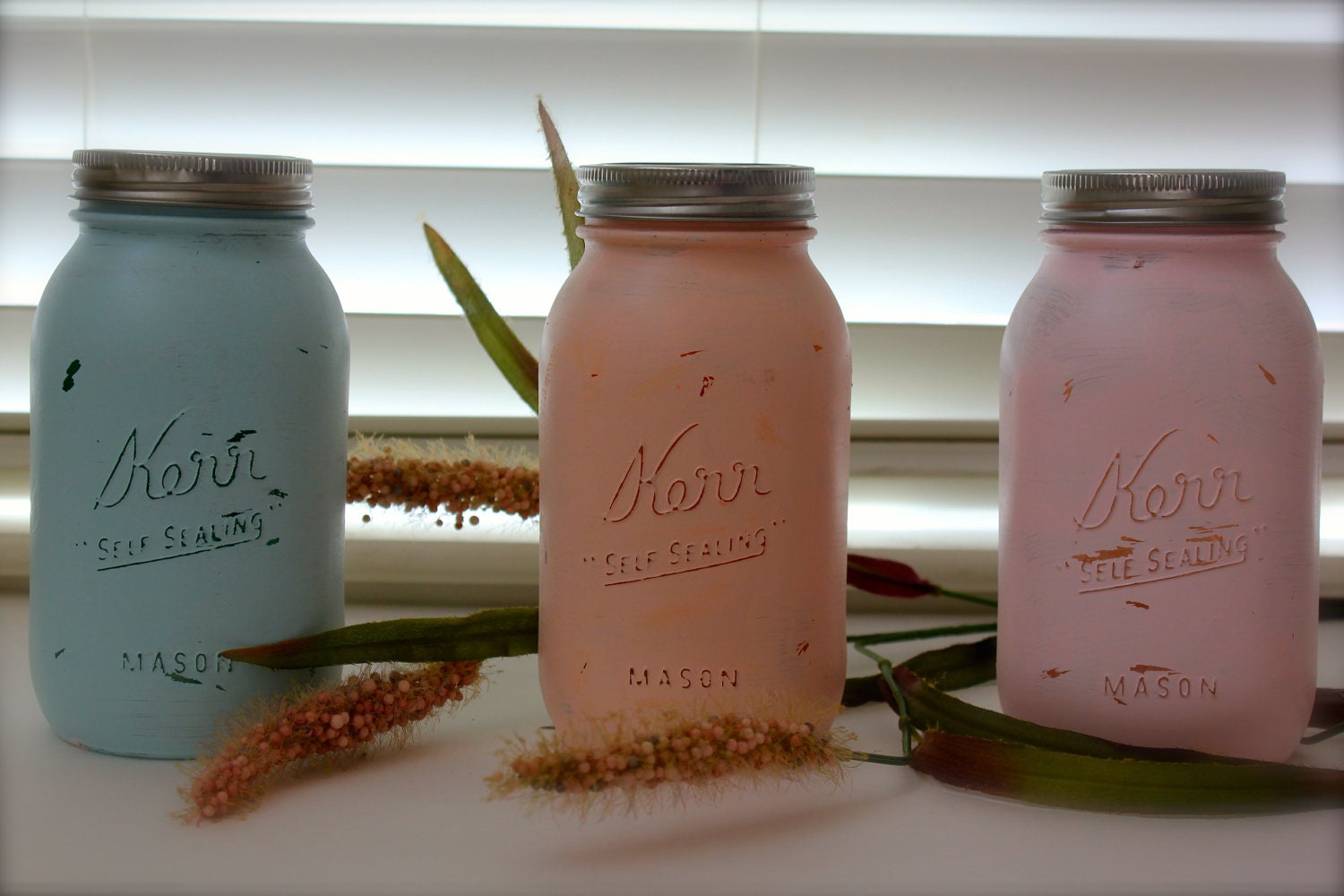 Wedding and Rustic Home Decor : Distressed and Painted Shabby Chic Quart Mason Jars - pink blue peach