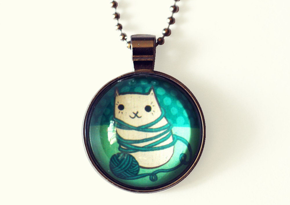 CAT NECKLACE (glass pendant) by boygirlparty, yarn cat glass pendant necklace, cat jewelry