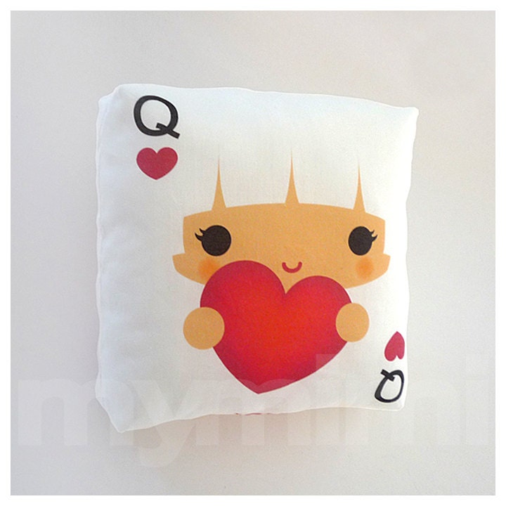 Decorative Pillow, Mini Pillow, Kawaii Toy Pillow - Queen of Hearts