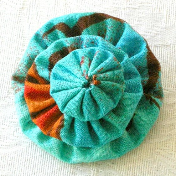 Stacked Flower No 12 - small fabric brooch