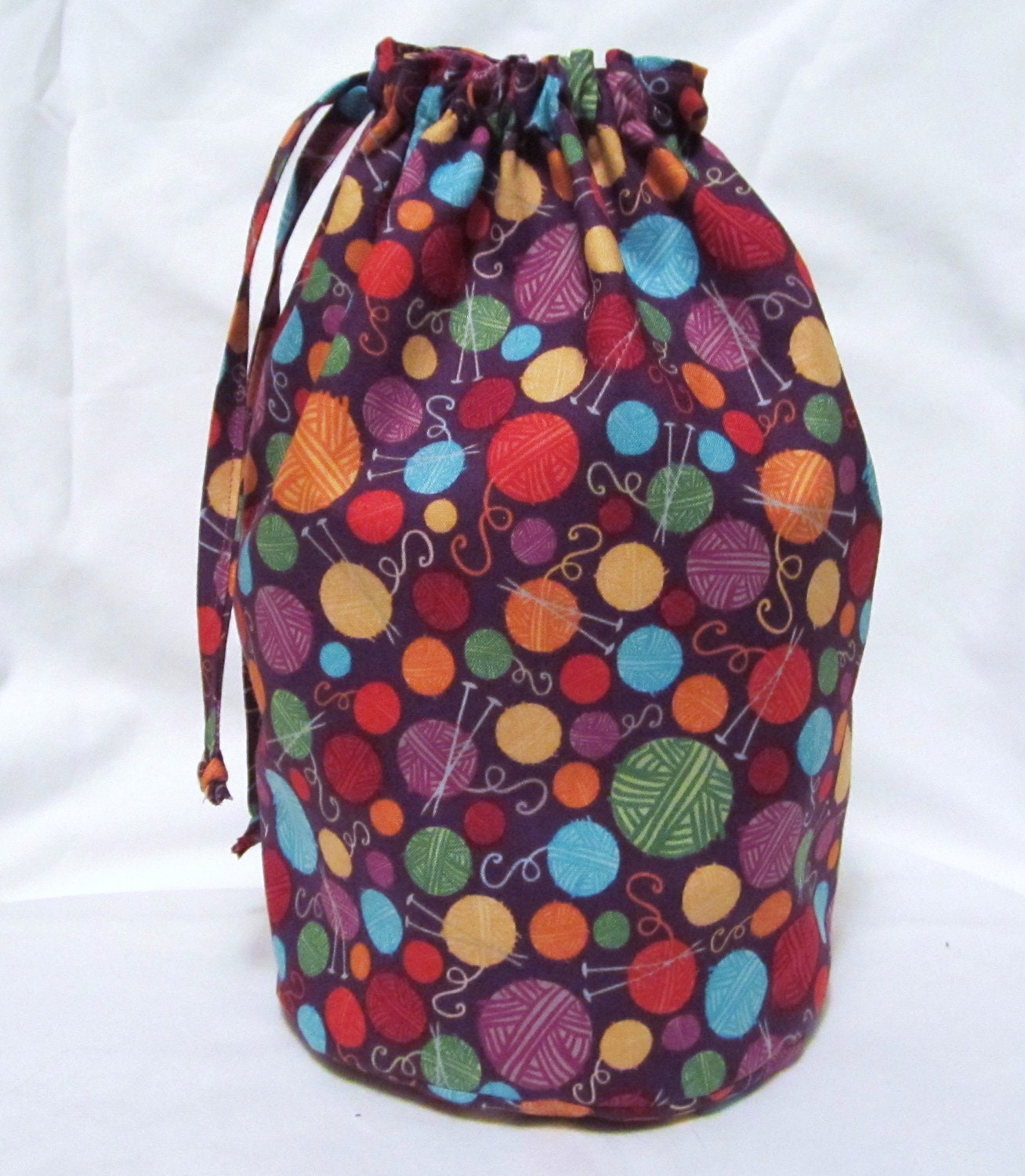 Small Knitting Project Bag - Yarn Balls and Knitting Needles