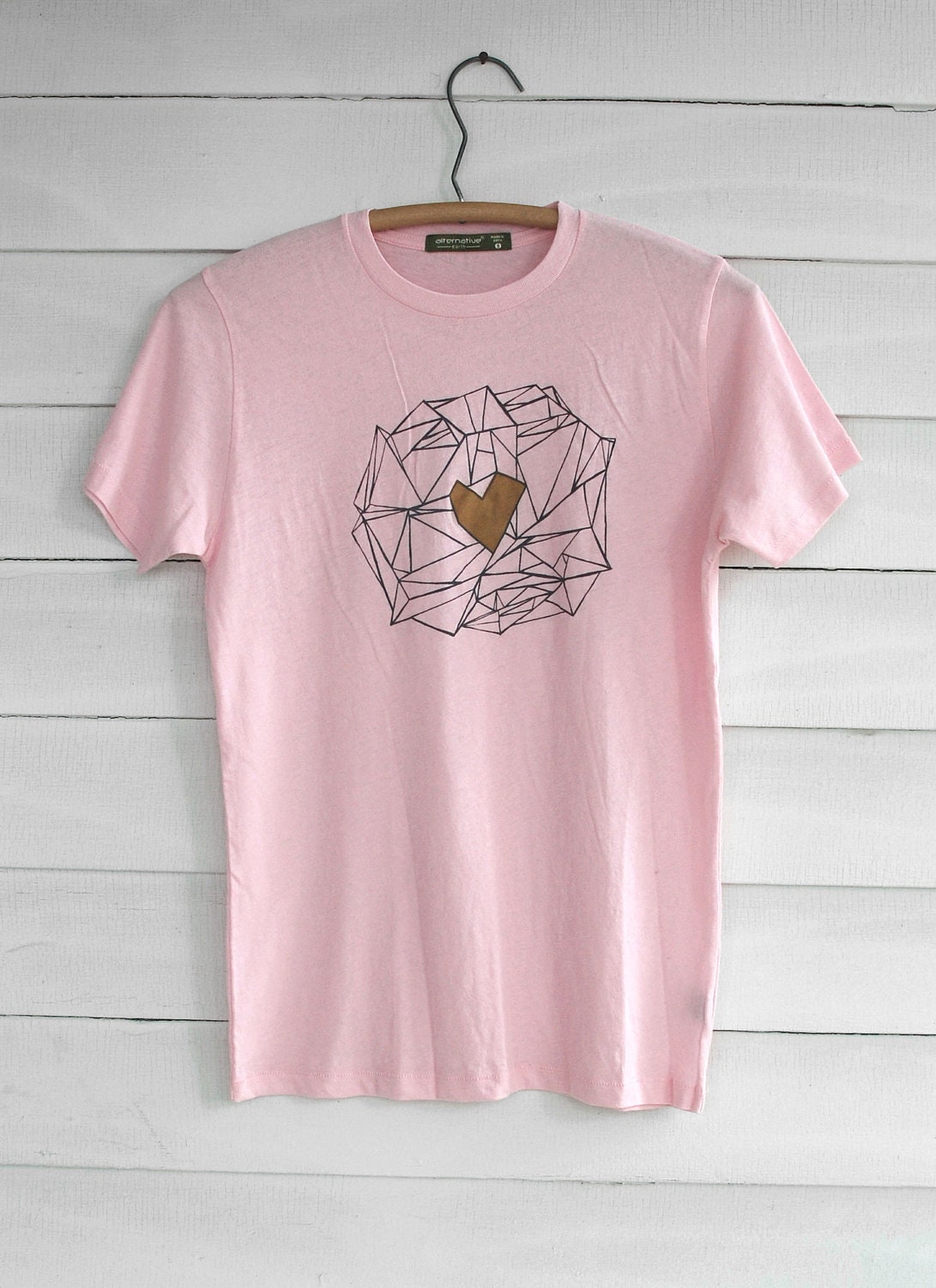 Organic pink crew neck T-shirt with gold geometric heart - Size Small UNISEX