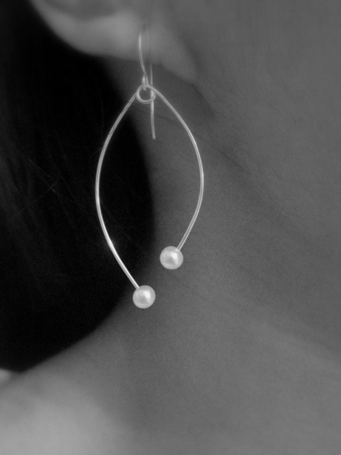 Lotus Freshwater Pearl  Simple Mobile Earrings