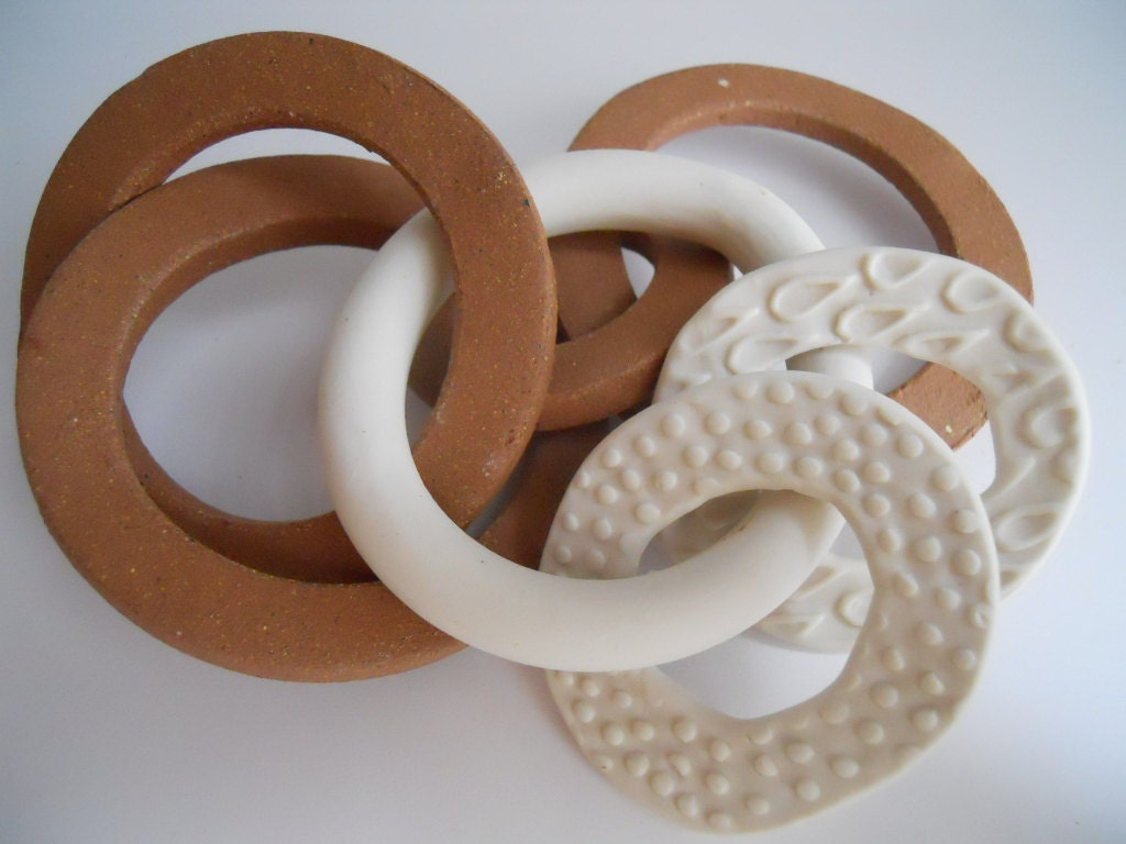 Chain-link ceramic artform