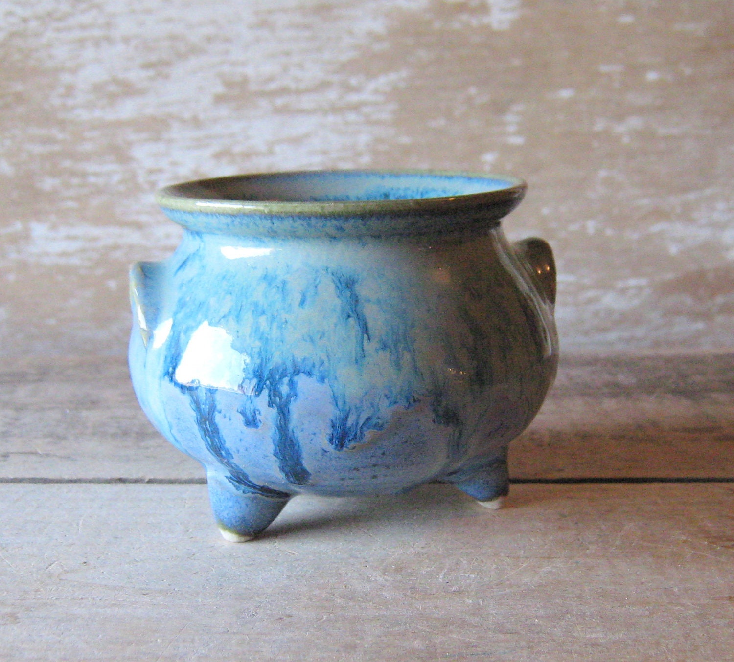 Cauldron in Bluebell and Ash