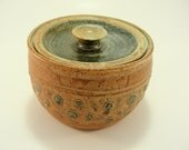 Raised Spodumene Jar