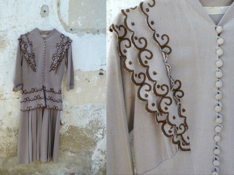 Vintage 1940 CREPE PLEATED embroidered  flared middle lenght dress  size XS