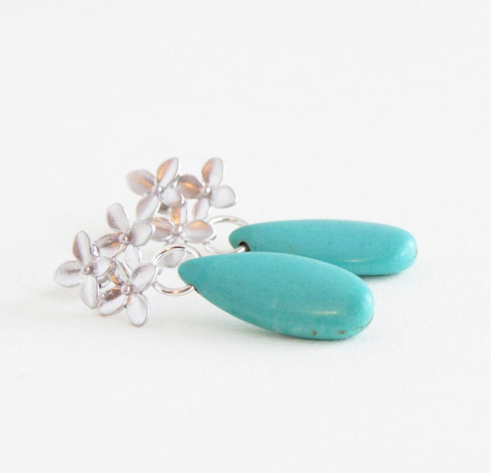 SALE, Turquoise Earrings - Silver Hydrangea Earrings - Turquoise Blue Beaded Earrings - Wedding Earrings