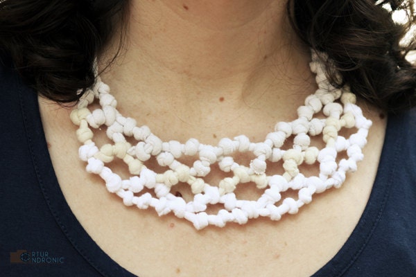 White TeePearls Lace necklace