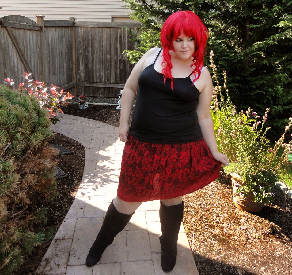Black / Red Lace Flower Skirt XL / XXL