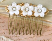Vintage white flower bridal hair comb. tiedupmemories