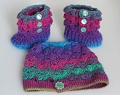 Baby Hat and Crocodile Stitch Baby Booties Set - Size 0 to 6 months - Color: Rollerskate