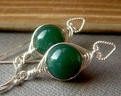Green Onyx Herringbone Weave Earrings on Sterling . Wirewrapped Emerald Green Gemstone Dangle . Dublin