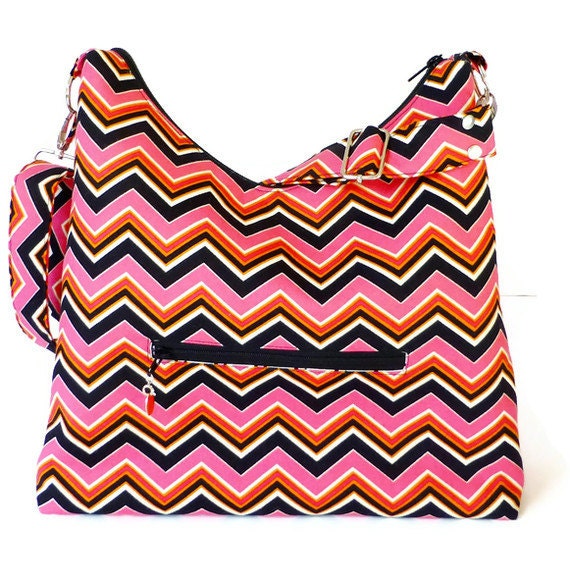 Black Orange Pink Cream Chevron Zippered Closure Crossbody Purse, Adjustable Strap Flat Bottom Slouchy Bag