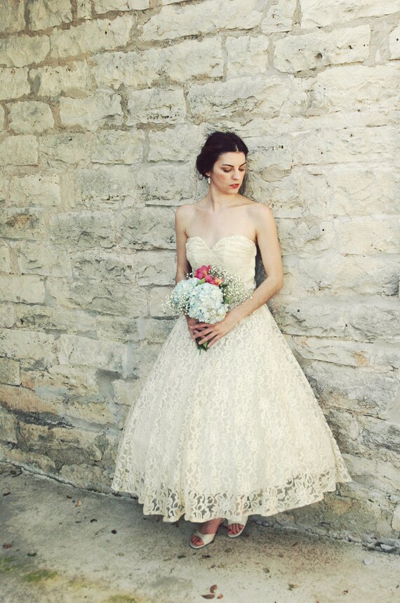 1950s Tea Length Wedding Dress / Vintage Antique Ivory Lace