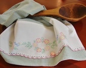 Tea Towel - Garden Delight - Vintage Recycled to Upcycled Homespun Home Decor