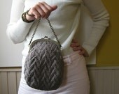 Cross Body Chevron Bag Knitted in Gray Cotton