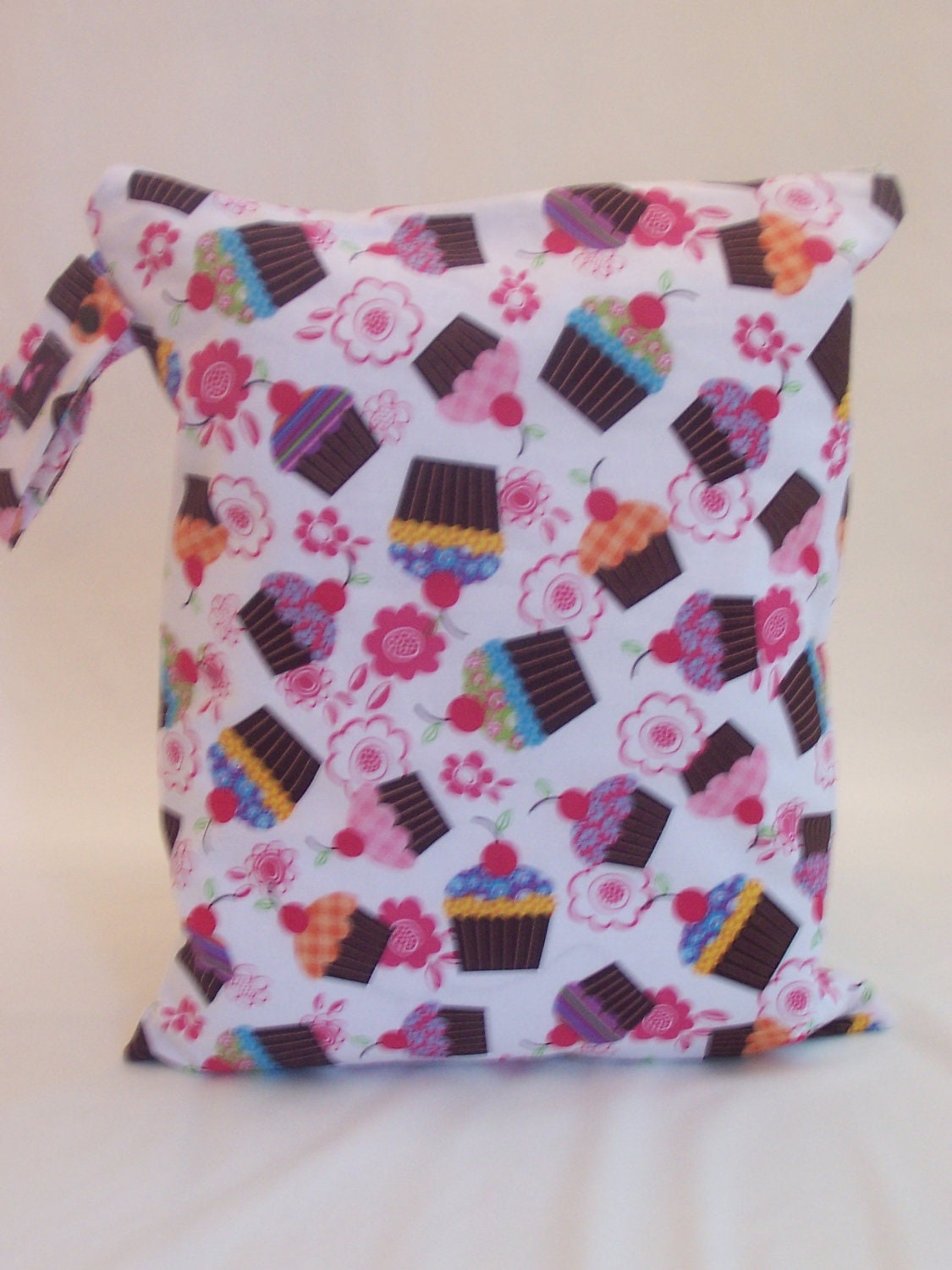 XLarge Waterproof Wet Bag- 14 x 17 With Snap Handle and Zipper Cup Cake Confection