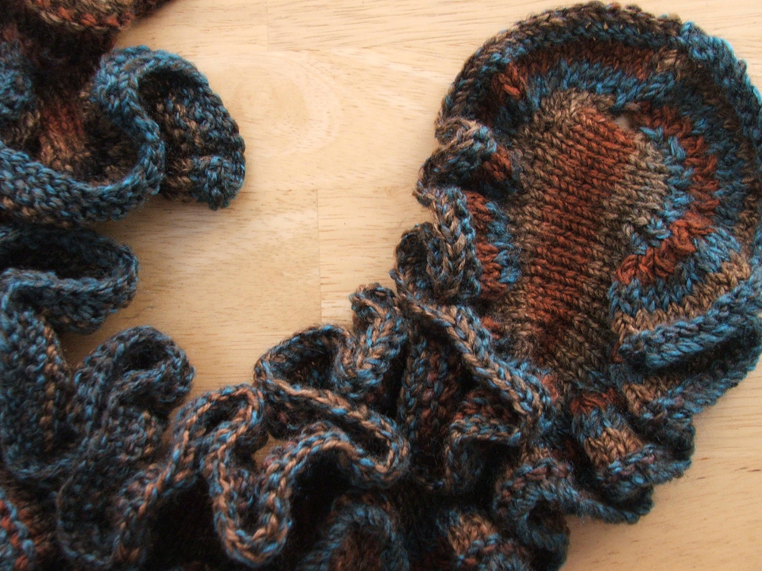 Flouncy Ruffle Edged Scarf PATTERN ONLY .pdf download