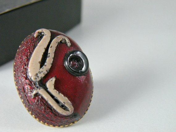 Adjustable Antique Finish Oval Cherry Red Ring with An Ottoman Style Tulip