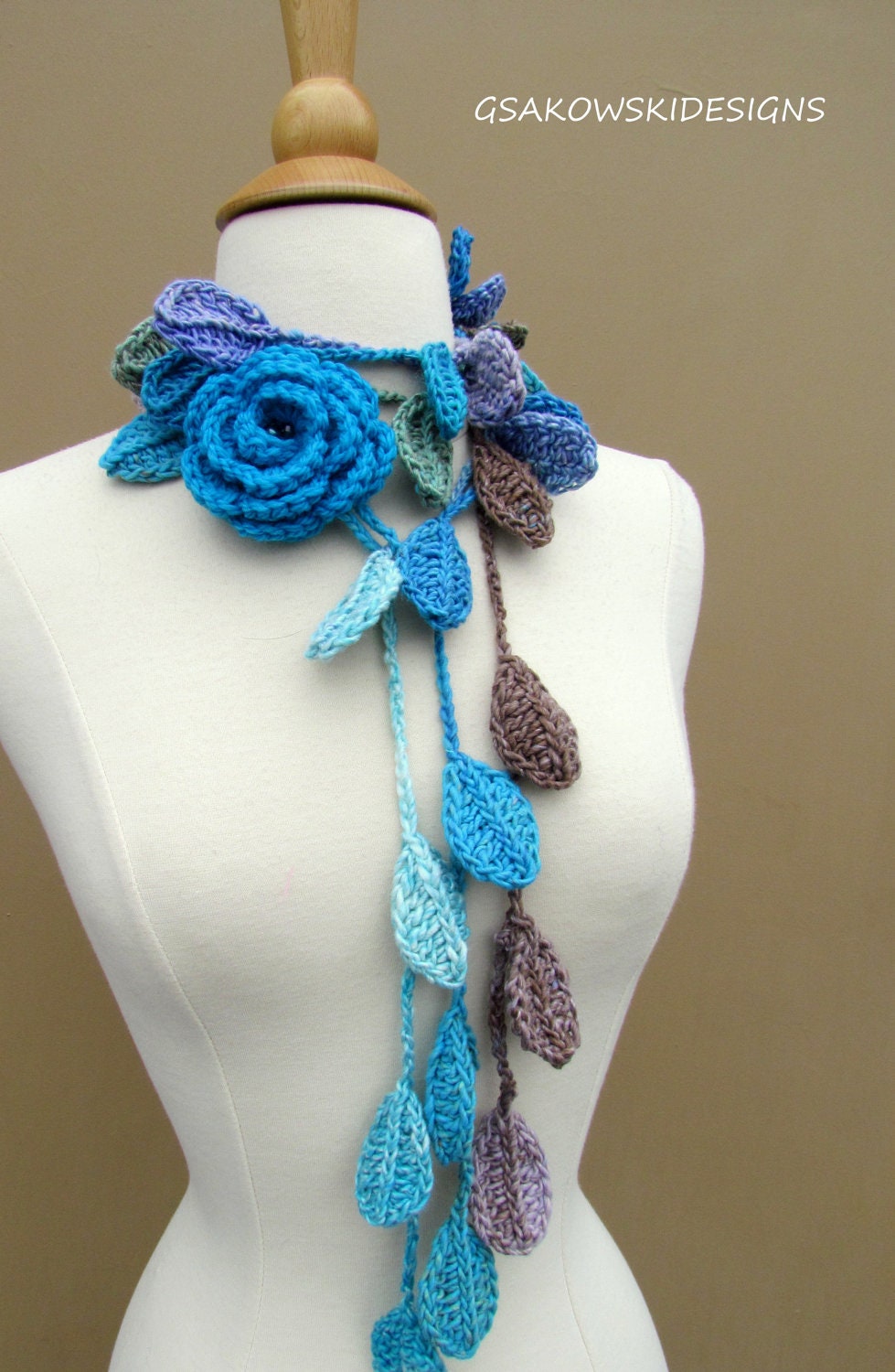 Queen Elizabeth Rose Lariat-Scarflette-Turquoise