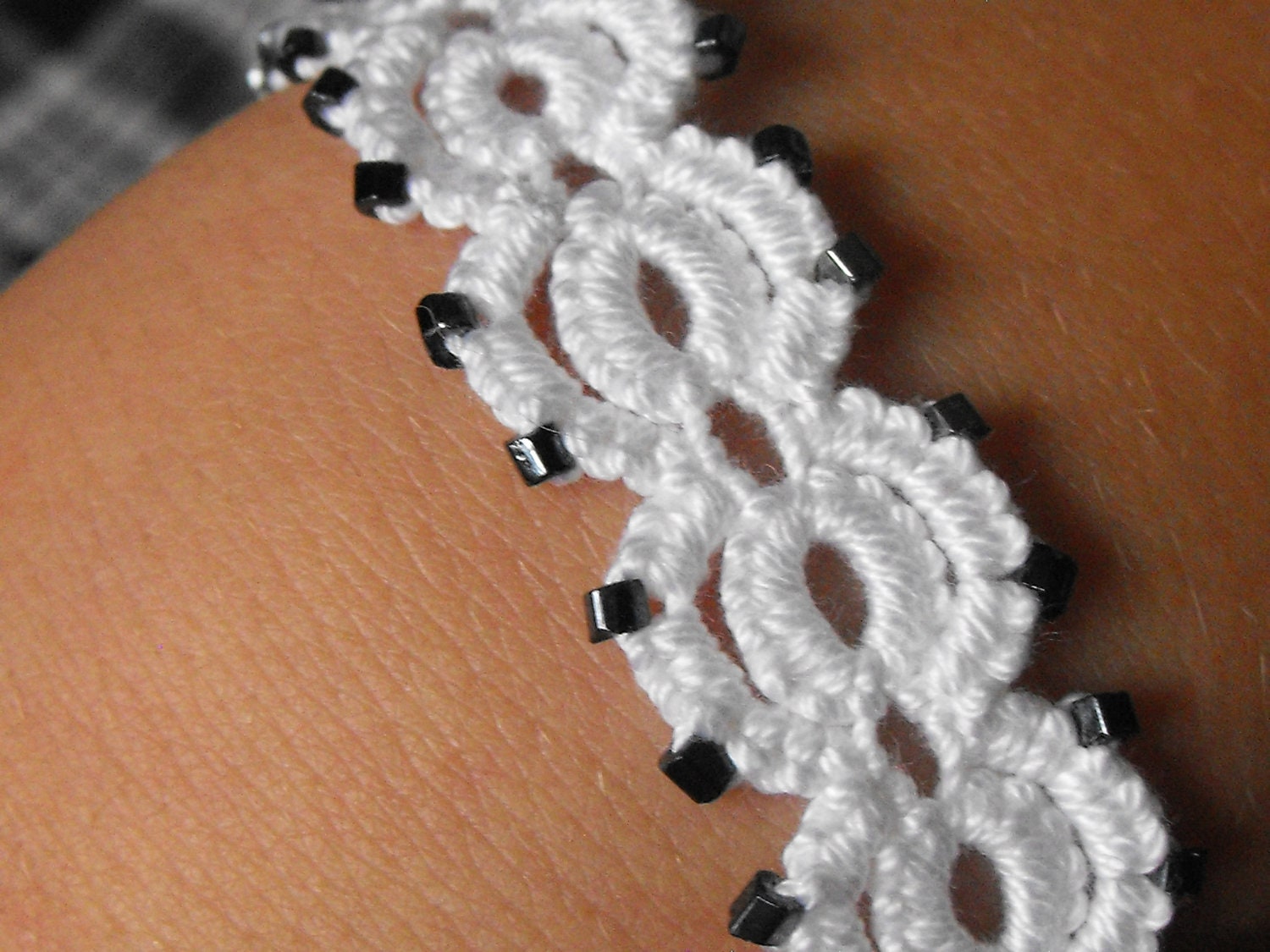 Metal Free Needle Tatted Cotton Lace Bracelet with Beads  / Fits various sized wrists up to 7 1/2 inches around