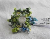 Needle Tatted Lace AROMA POD Perfume BROOCH / Aromatherapy Ring for conscious scent enjoyment