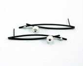 Oxidized Sterling Silver Earrings. Cultured Pearls. Black. Post. EL VIEJO BALANCIN 9 Earrings. Handmade by Maria Goti Joyas.