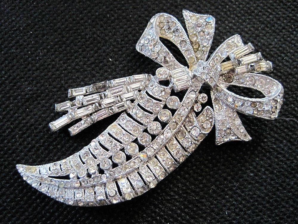 Vintage Rhinestone Brooch - Art Deco