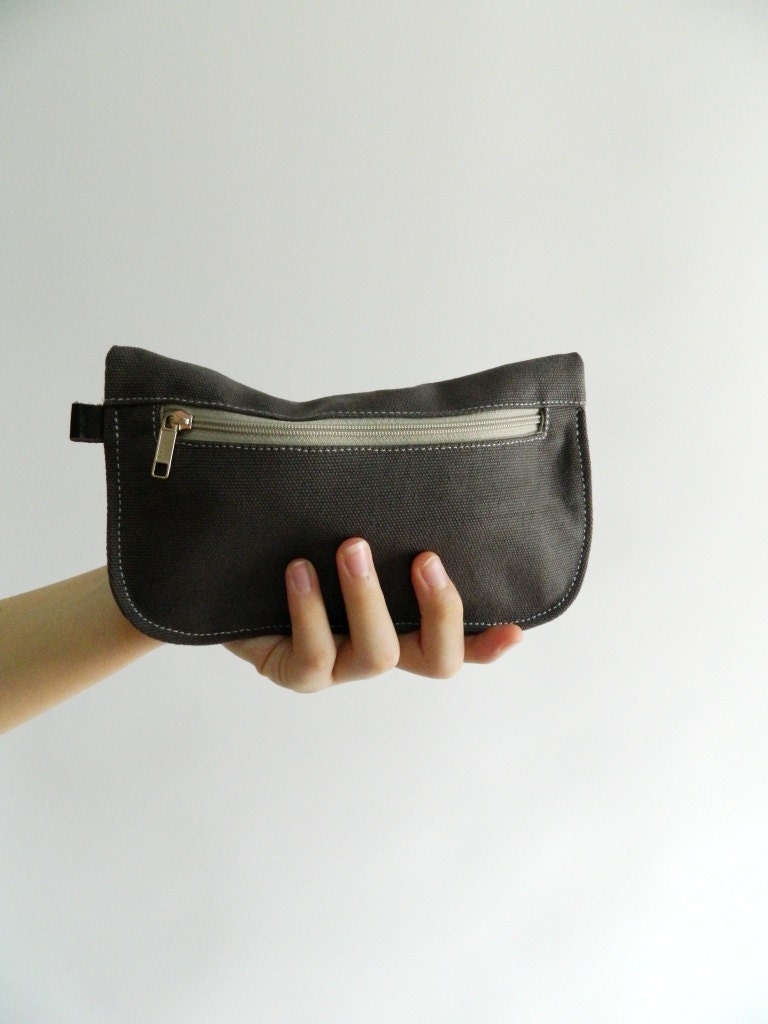 5th Anniversary 15% SALE - D- Pouch in Gray  // Wallet / clutch / cosmetic bag / iphone case / travel / Women / Pouch