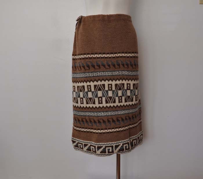 1970s skirt / Vintage 70s Ethnic Print Sweater Skirt
