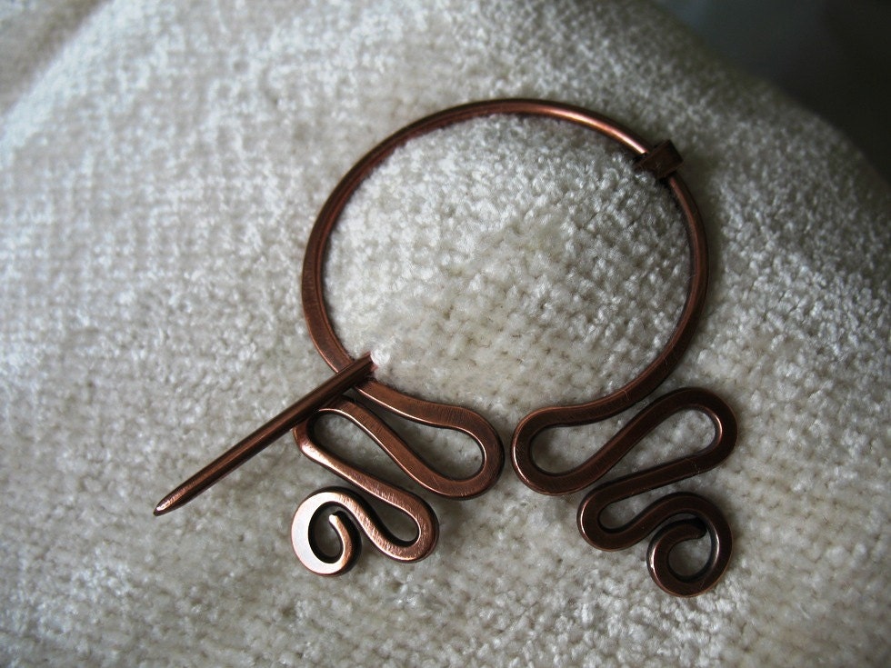 Wandering Circle Copper Celtic Penannular Brooch Fibula Pin - Scarf Pin - Shawl Pin - Closure