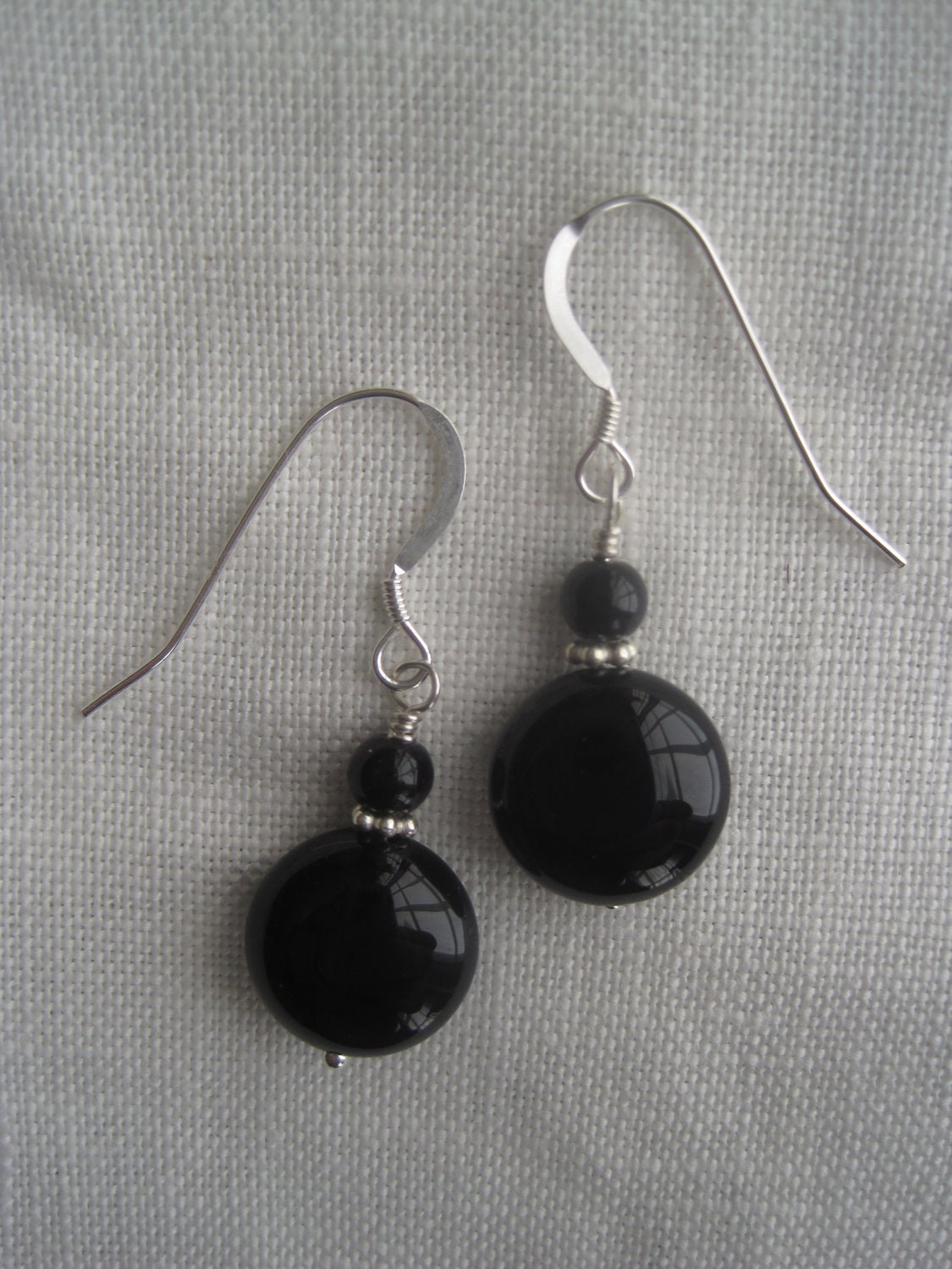 black disc dangles