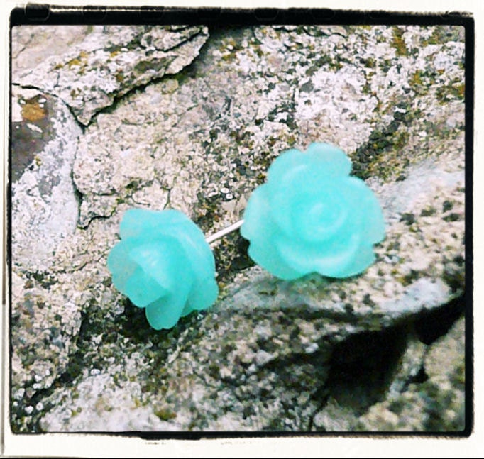 NEW Lil Frosted Sea Rose Flower Stud Earrings