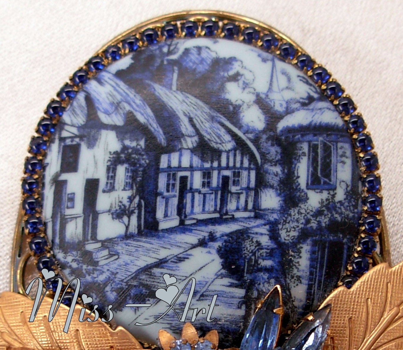 DELFT BLUE House Thatched Cottage Collage Cameo Brooch Ornament Rhinestones Miss-art OOAK